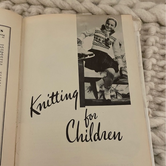 Vintage 1940’s Knitting Book - Picture 12 of 15